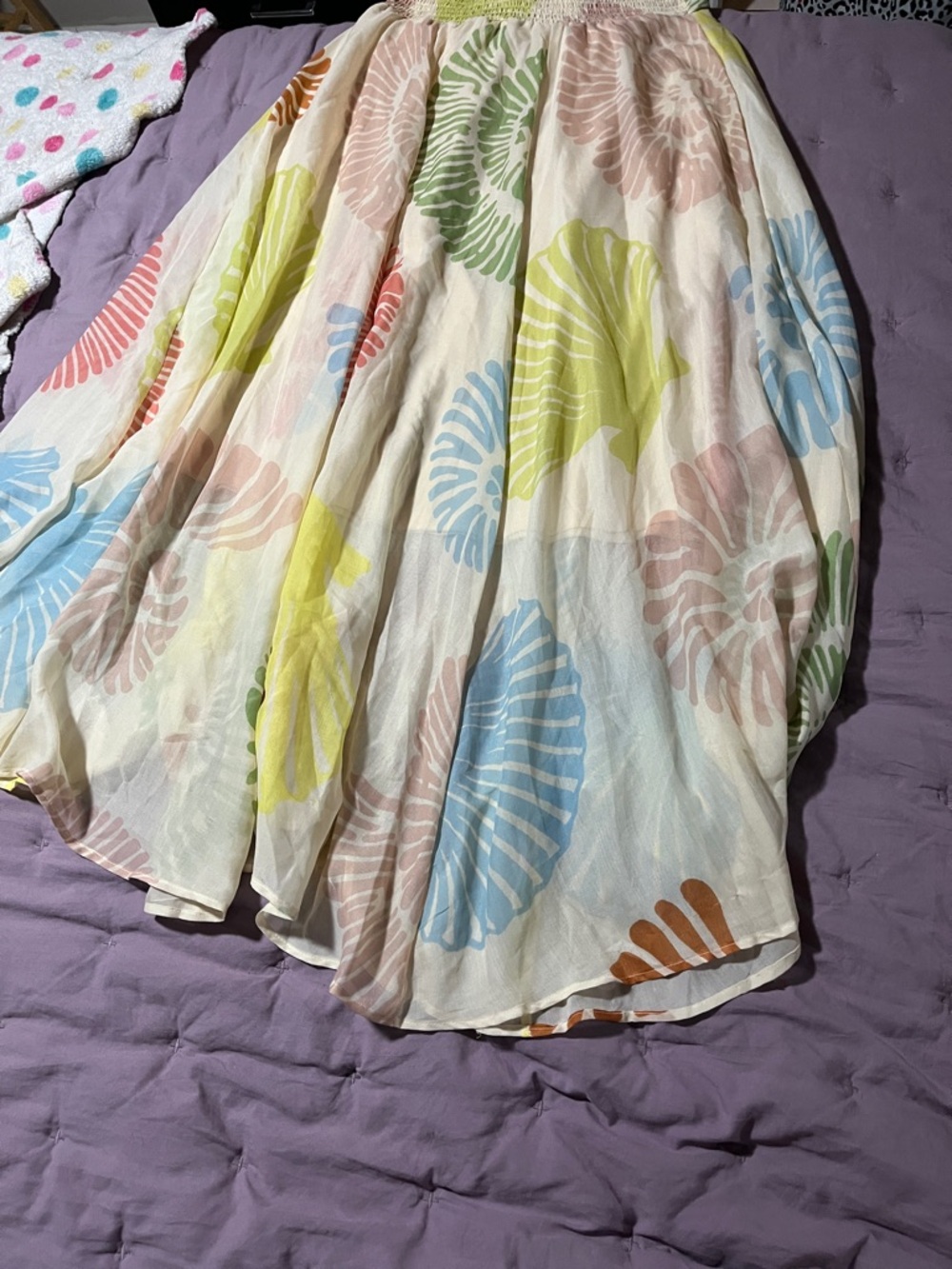 Flowing Multi-Color Shell Print Maxi Skirt - White - Picture 2 of 4